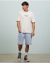 Wrangler - Baggy Model Tee