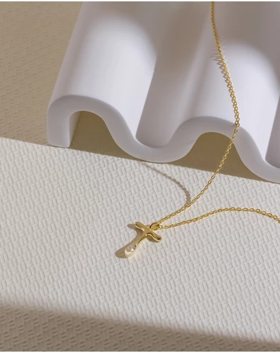 Wanderlust + Co - Alphabet Bubble Pendant Necklace - Letter T