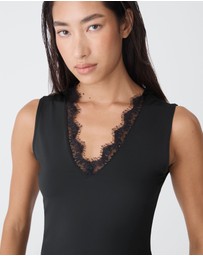 Forcast - Greer Lace Trim Cami