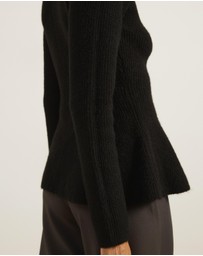 Atmos&Here - Ivy Boat Neck LS Peplum Knit Top
