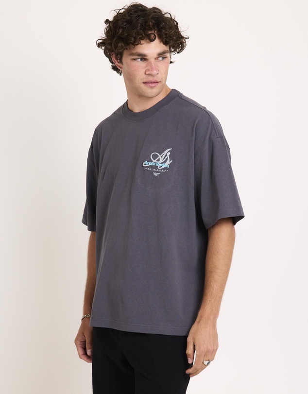 Arvust - Studio Cropped T-Shirt
