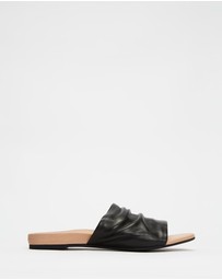 Mia Vita - Maple Slide - Black