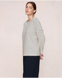 Marle - Yelena Tee