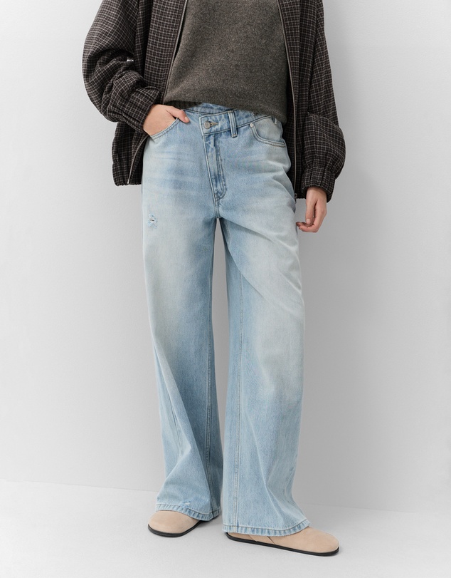 UNISON - Asymmetric Wide Leg Jean