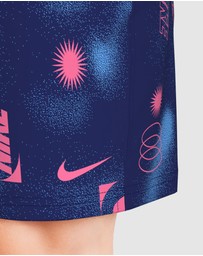 Nike - Brand Blast 7