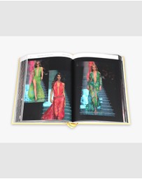 Brumby Sunstate - Versace: Catwalk