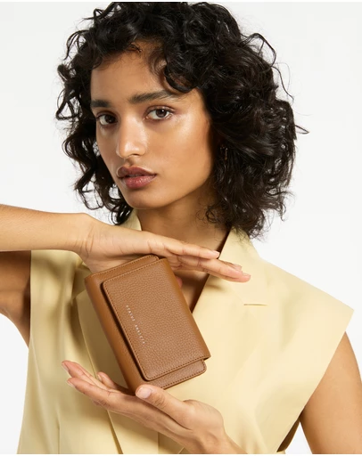 Status Anxiety - Visions Wallet