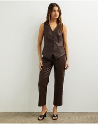 Minima Esenciales - Nyxon Leather Look Waistcoat