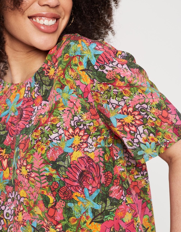 The Social Outfit - Silk Tee - Fairfield Bloom