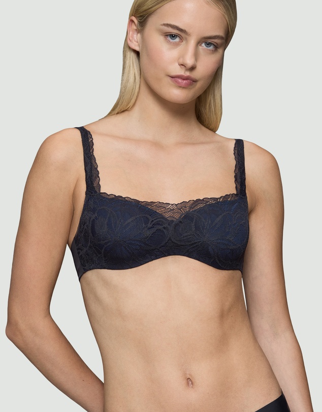 Triumph - Body Make-Up Illusion Lace Balconette Bra