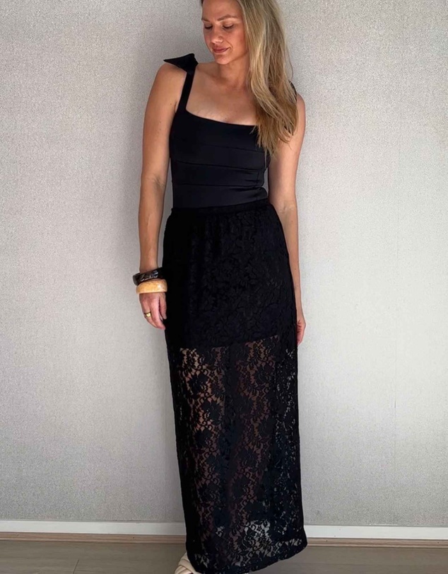 UNE PIECE - Lace Maxi Skirt