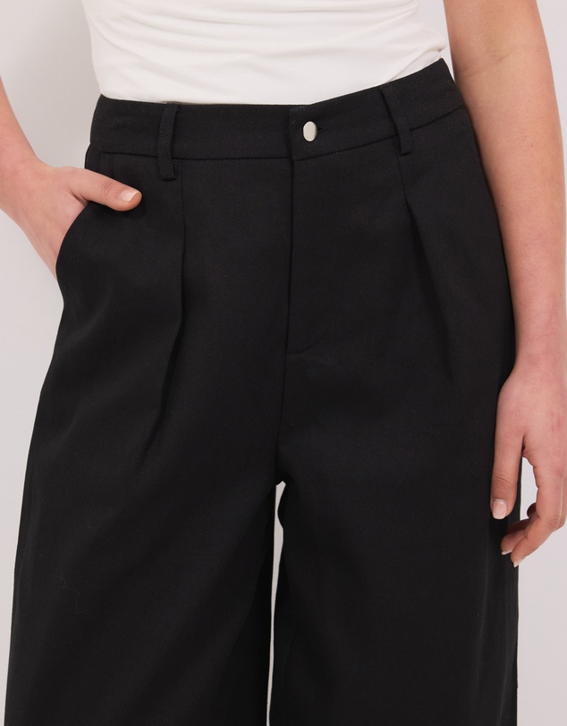 Calli - Reese Barrel Leg Pants