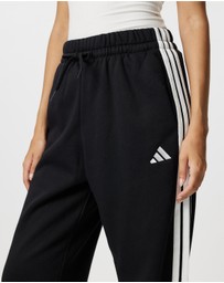 adidas Sportswear - Essentials 3-Stripes Fleece Loose-Fit Pants