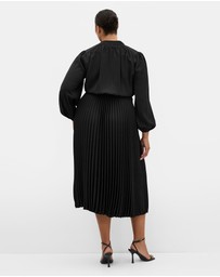 City Chic - Plus size Halle Long Sleeve Pleat Dress - black