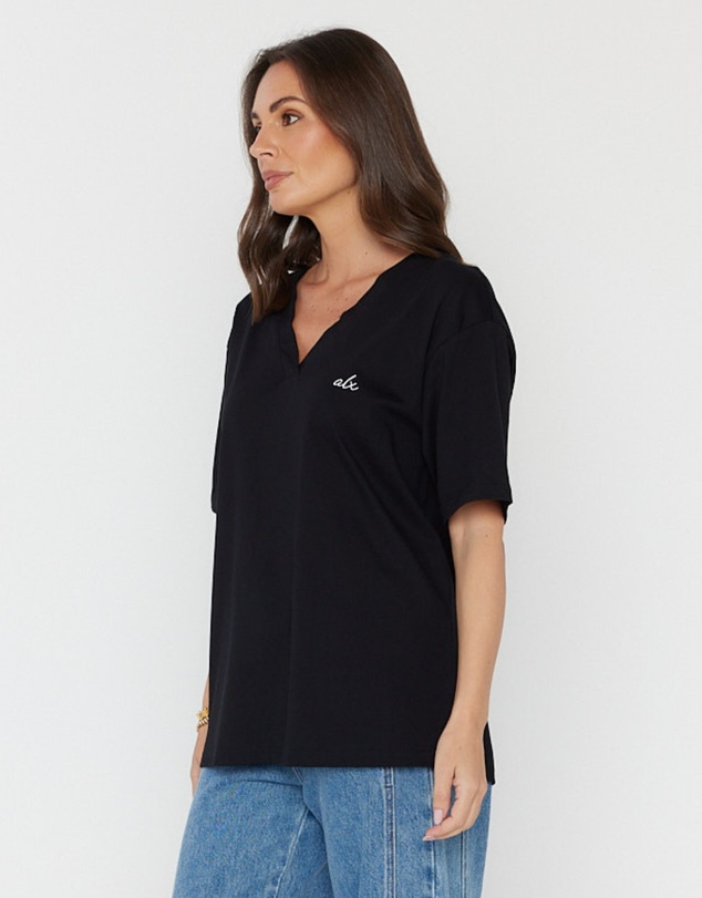 ALEXANDRA - Avara V-Neck T-Shirt Black
