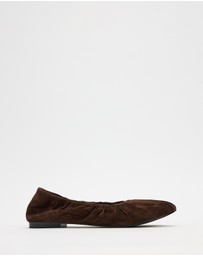 Atmos&Here - Amber Round Toe Suede Ballet Flats