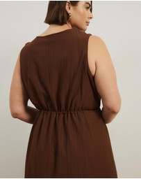 Atmos&Here Curvy - Verity Tiered V Neck Maxi Dress