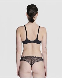 Simone Perele - Escale Tanga