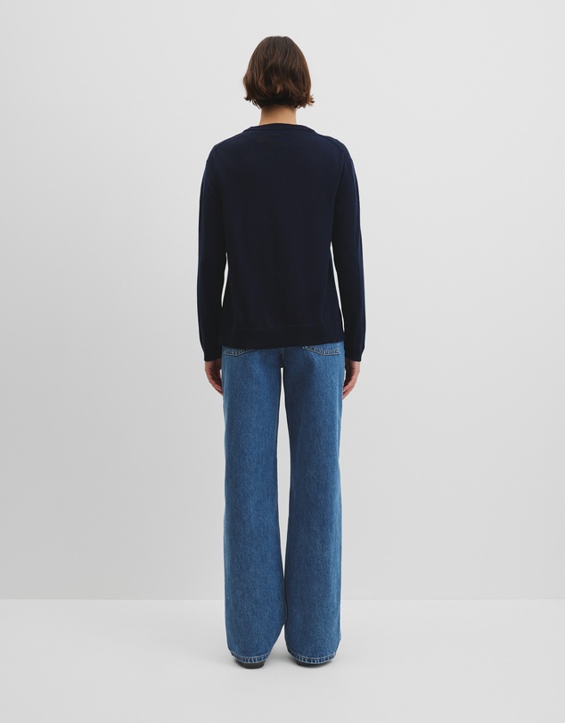 Country Road - Lightweight Merino Wool V-neck Knit