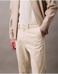 Calvin Klein - Slim Chinos