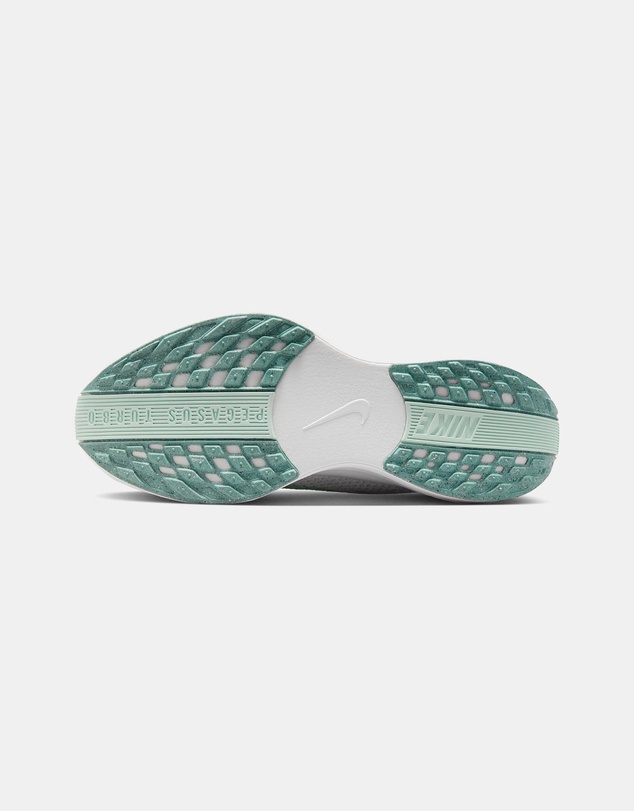 Nike - Pegasus Plus - Women's