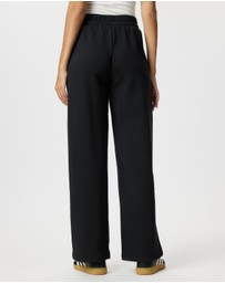 adidas Sportswear - Essentials Small Logo Feel Cozy Open-Hem Pants