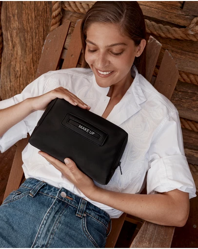 Status Anxiety - Hunter Toiletry Bag - Medium