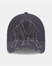 New Era - 9FORTY A-Frame Oversized Distressed New York Yankees Cap