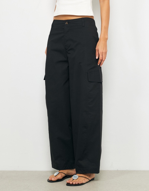 AERE - Organic Cotton Cargo Barrel Pants