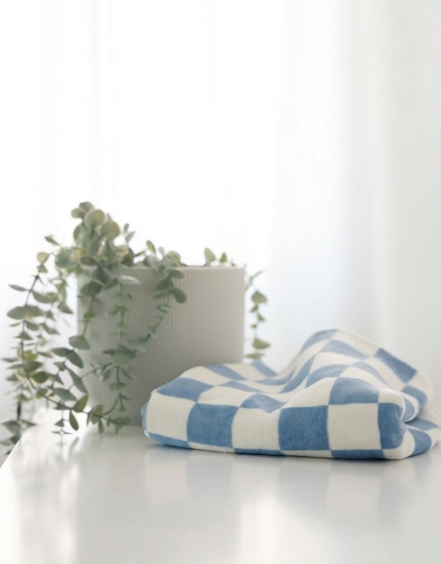 Living Textiles - Hooded Towel - Checkered Blue