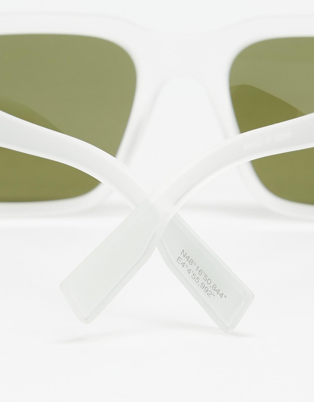 Lacoste - L6004S