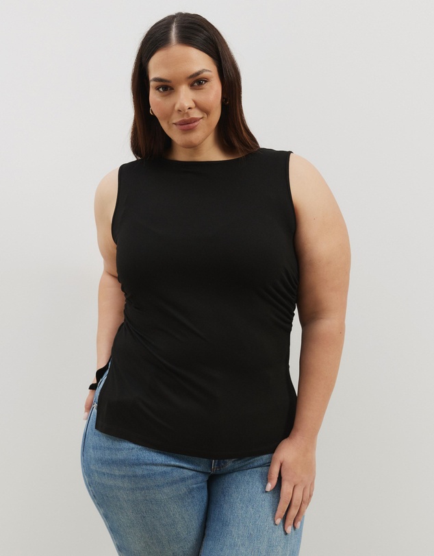 Atmos&Here Curvy - Sara Side Split Scoop Top