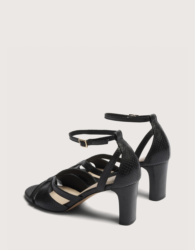 Review - Marilyn Heel