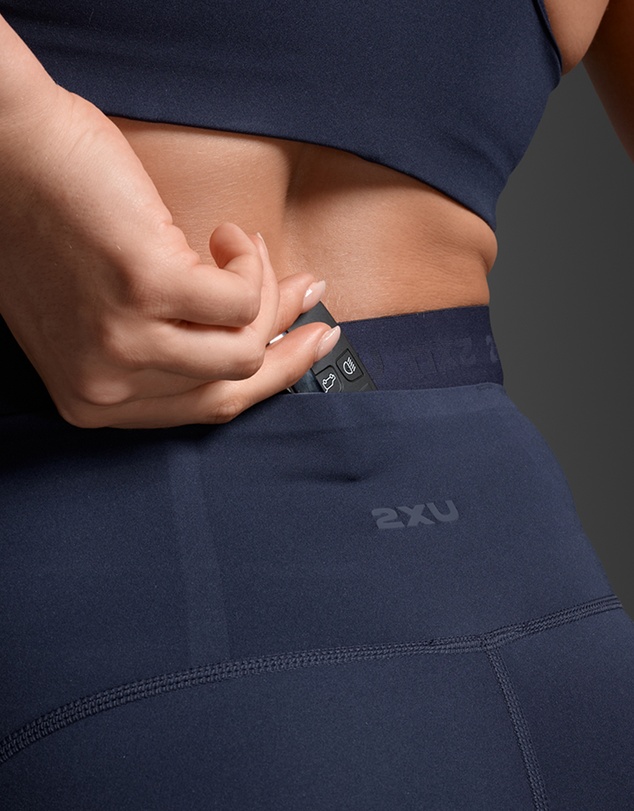 2XU - Form Stash Hi-Rise 6 Inch Compression Shorts with Pockets