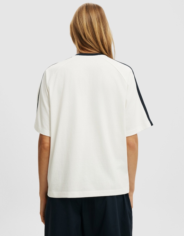 Cotton On - V-Neck Oversized Raglan Graphic Tee