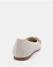 Novo - Catty Flats