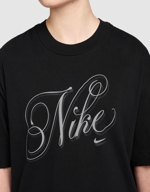 Nike - NSW SS Tee Boxy Script