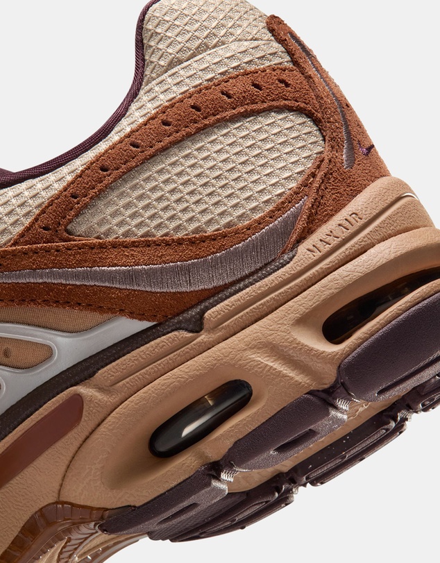 Nike - Nike Air Max Moto 2K - Men's