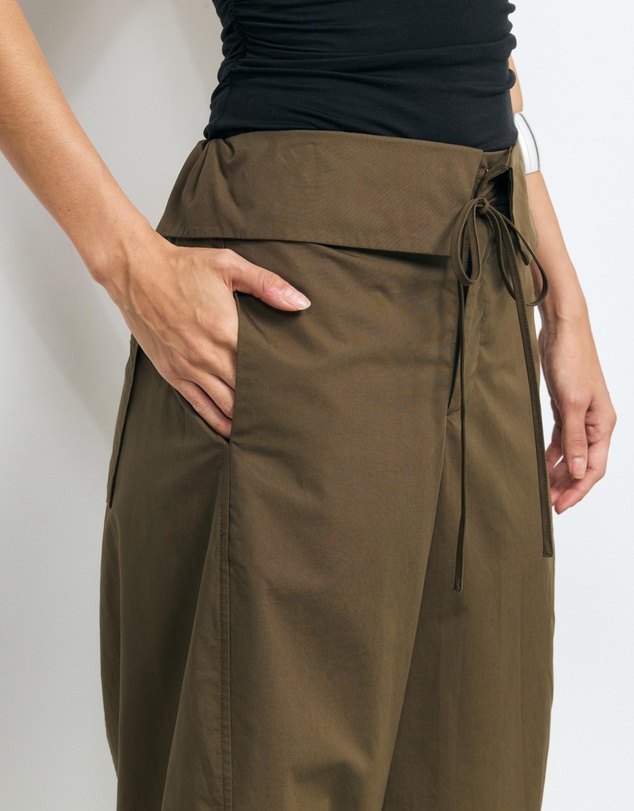AERE - Nina Cotton Foldover Barrel Pants