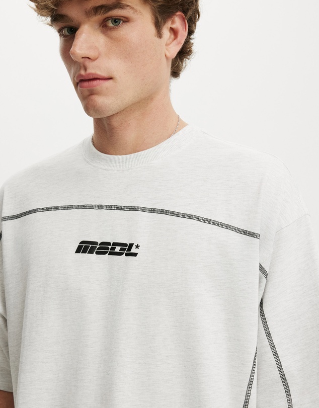 Cotton On - Cropped Fit Graphic T-Shirt