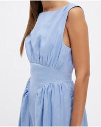 Minima Esenciales - Rivena Midi Dress