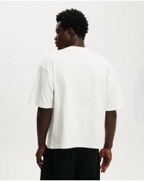 Cotton On - Cropped Fit T-Shirt