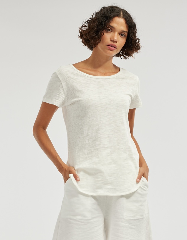 Amelius - Fallon Rounded Hem Tee