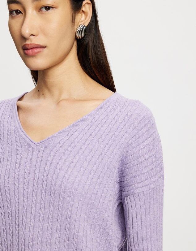 Lindsay Nicholas New York - V-Neck Cable Sweater