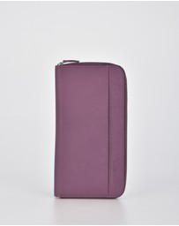 Cobb & Co - Dayna Leather Passport/Document RFID Wallet