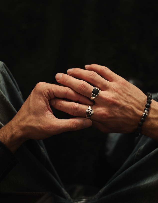 Kuzzoi - ICONIC EXCLUSIVE - Skull Signet Ring in 925 Sterling Silver