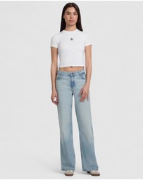 GUESS - GUESS JEANS Crew Neck Star Crop T-Shirt