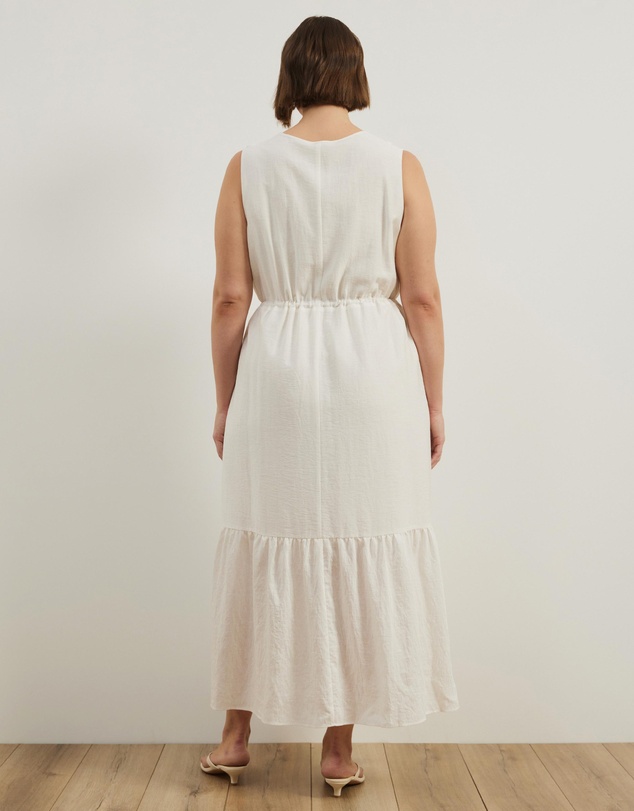 Atmos&Here Curvy - Verity Tiered V Neck Maxi Dress