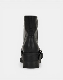 GUESS - Benji Ankle Boots