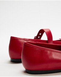 Dazie - Poppy Buckle Ballet Flats
